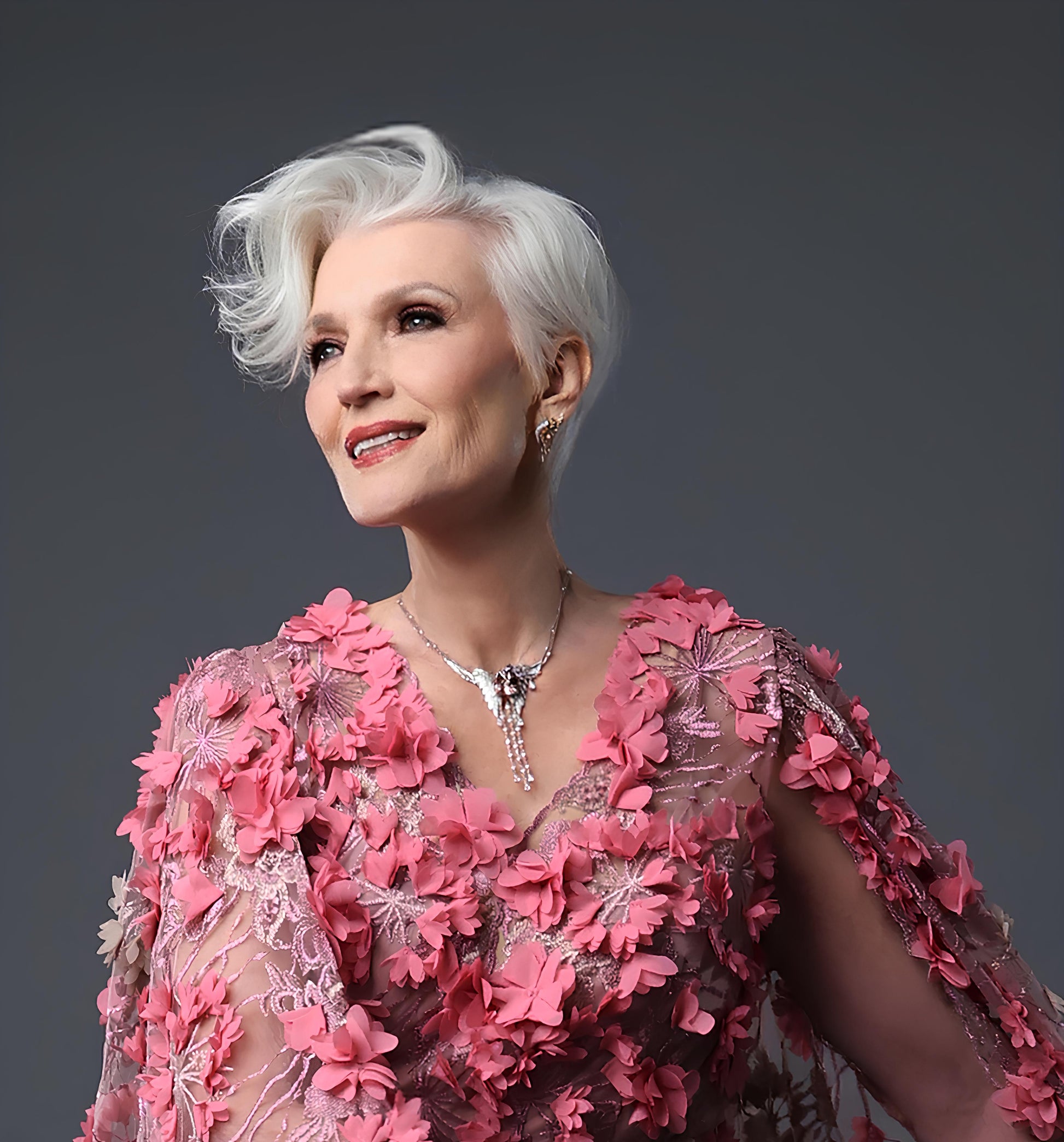 قلادة أجنحة الحرية من المورغانيت