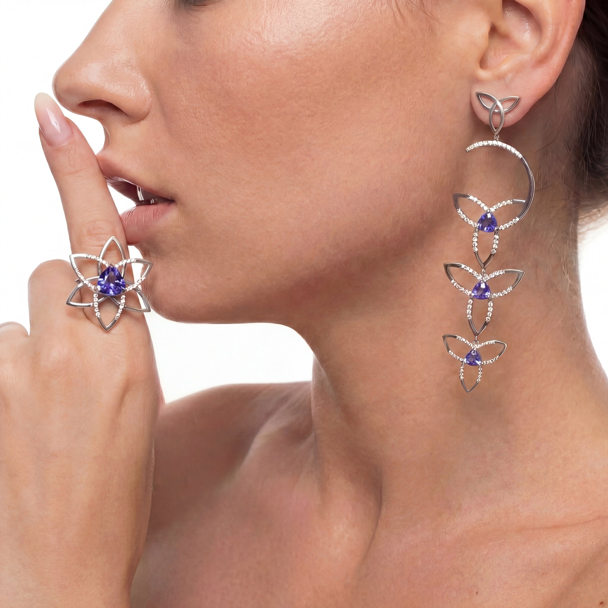 أقراط أنيقة من التنزانيت