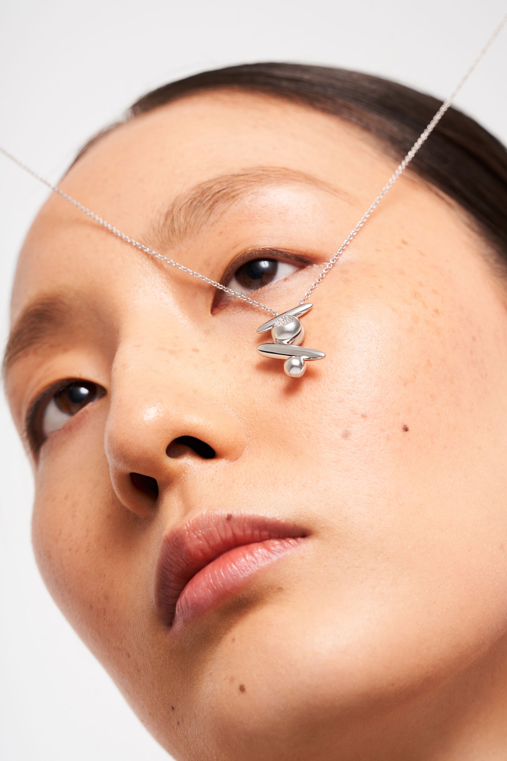 Flow Pause Return Necklace, White Gold, Diamonds