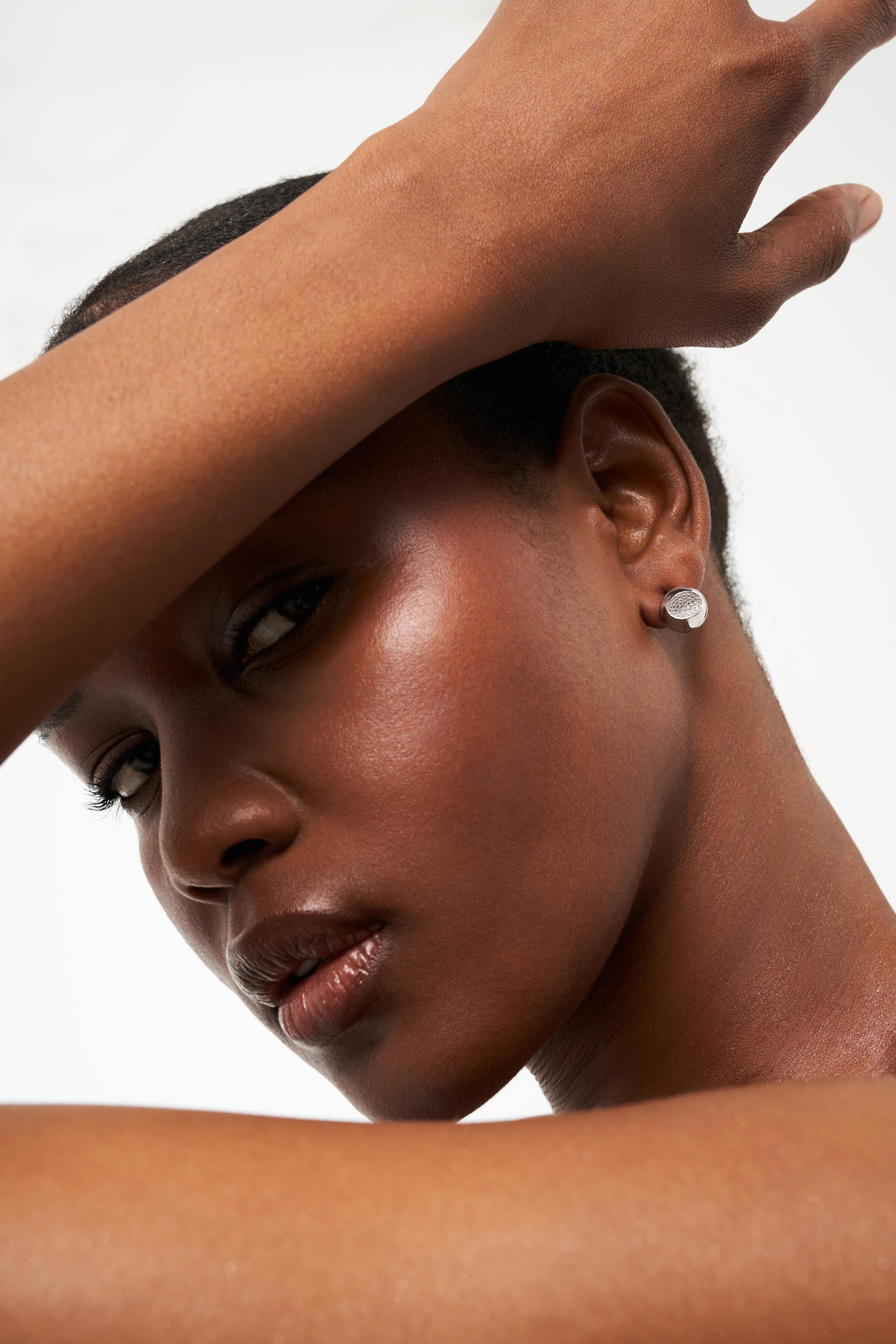 In Quiet I Shine Earrings, White Gold, Diamonds